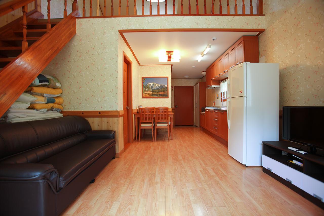 Pyeongchang Iris Pension Экстерьер фото